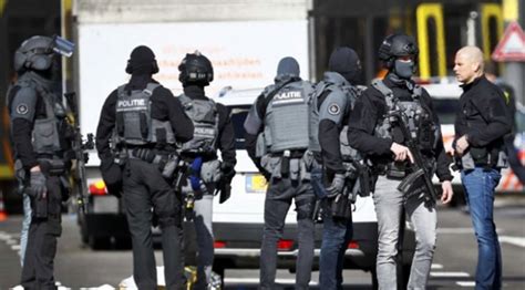 H­o­l­l­a­n­d­a­ ­b­a­s­ı­n­ı­:­ ­3­ ­k­i­ş­i­y­i­ ­ö­l­d­ü­r­e­n­ ­s­a­l­d­ı­r­g­a­n­ ­y­a­k­a­l­a­n­d­ı­